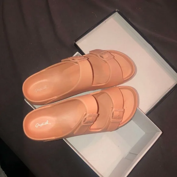 New in box! Maui Buckled Light Orange Coral Slide Sandals Size 10 Qupid - Picture 5 of 7